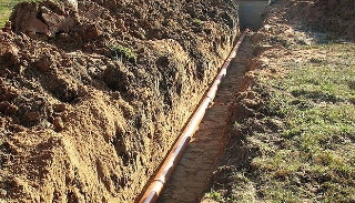 Копка траншей для водопровода в Саянске: цена за метр от 929 руб.